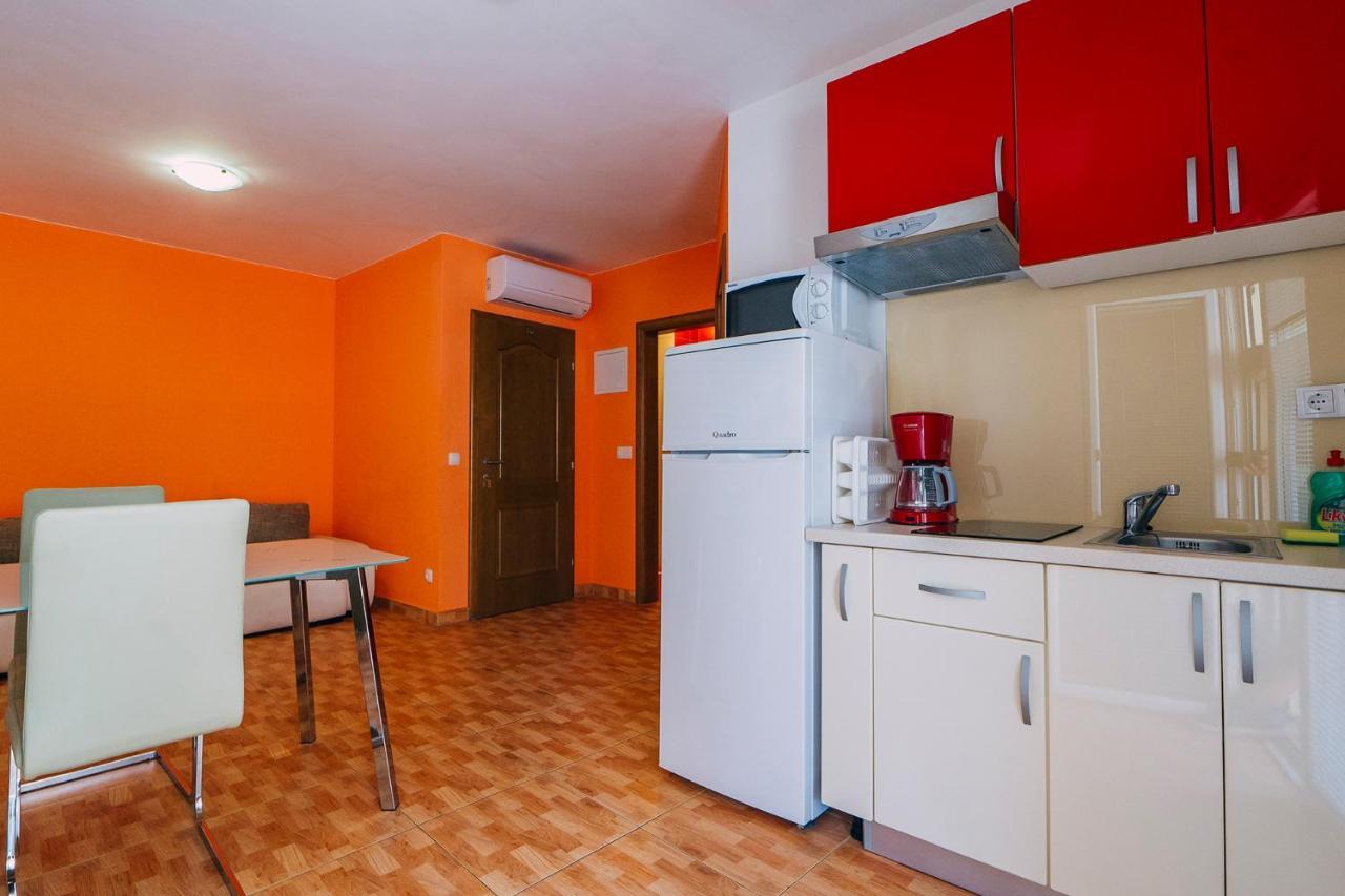 Apartments Luxur Center Baška Voda Exterior foto